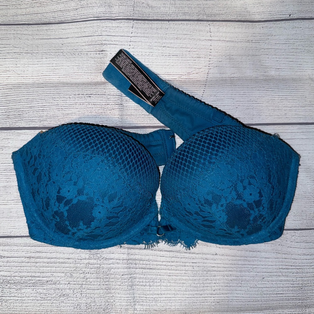 Victoria’s Secret Very Sexy Strapless Push Up Bra